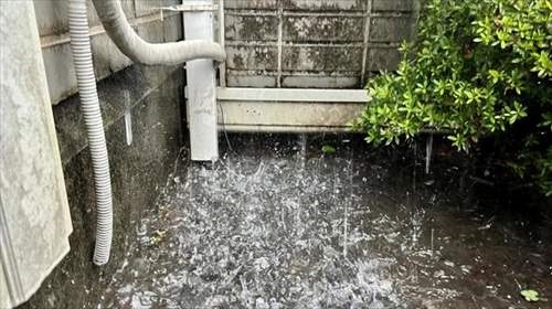 雨樋　排水　オーバーフロー